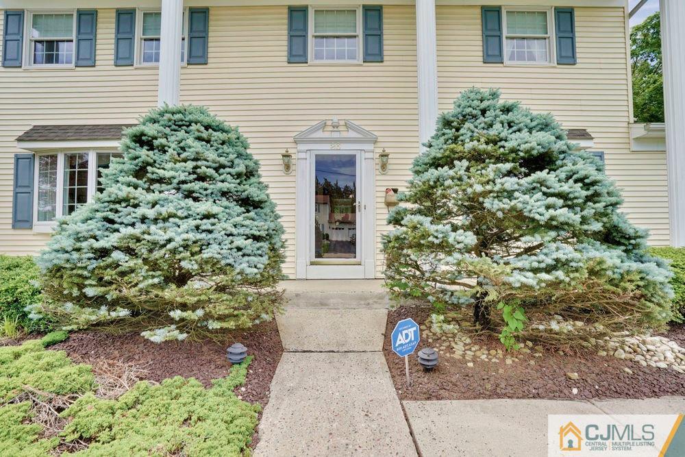 26 Kings Road East Brunswick, NJ 08816 - Photo 4 of 50 Gallery Image 4