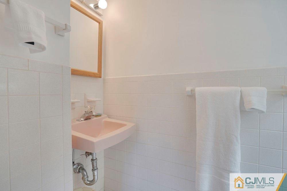 26 Kings Road East Brunswick, NJ 08816 - Photo 33 of 50 Gallery Image 33