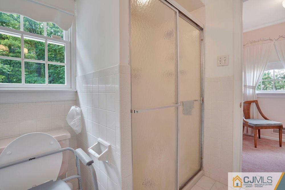 26 Kings Road East Brunswick, NJ 08816 - Photo 34 of 50 Gallery Image 34