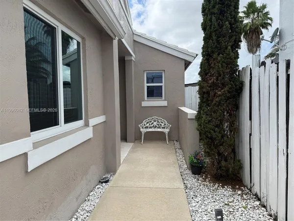 $477,800 | 3091 Lighthouse Place, Margate, FL 33063