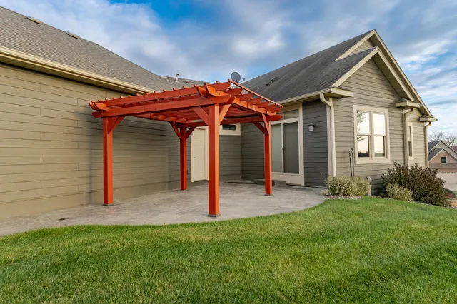 $594,000 | 2177 Granite Circle Northwest, Rochester, MN 55901