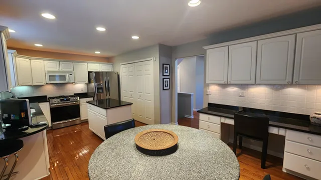 $435,000 | 417 Winslow Circle, Walled Lake, MI 48390