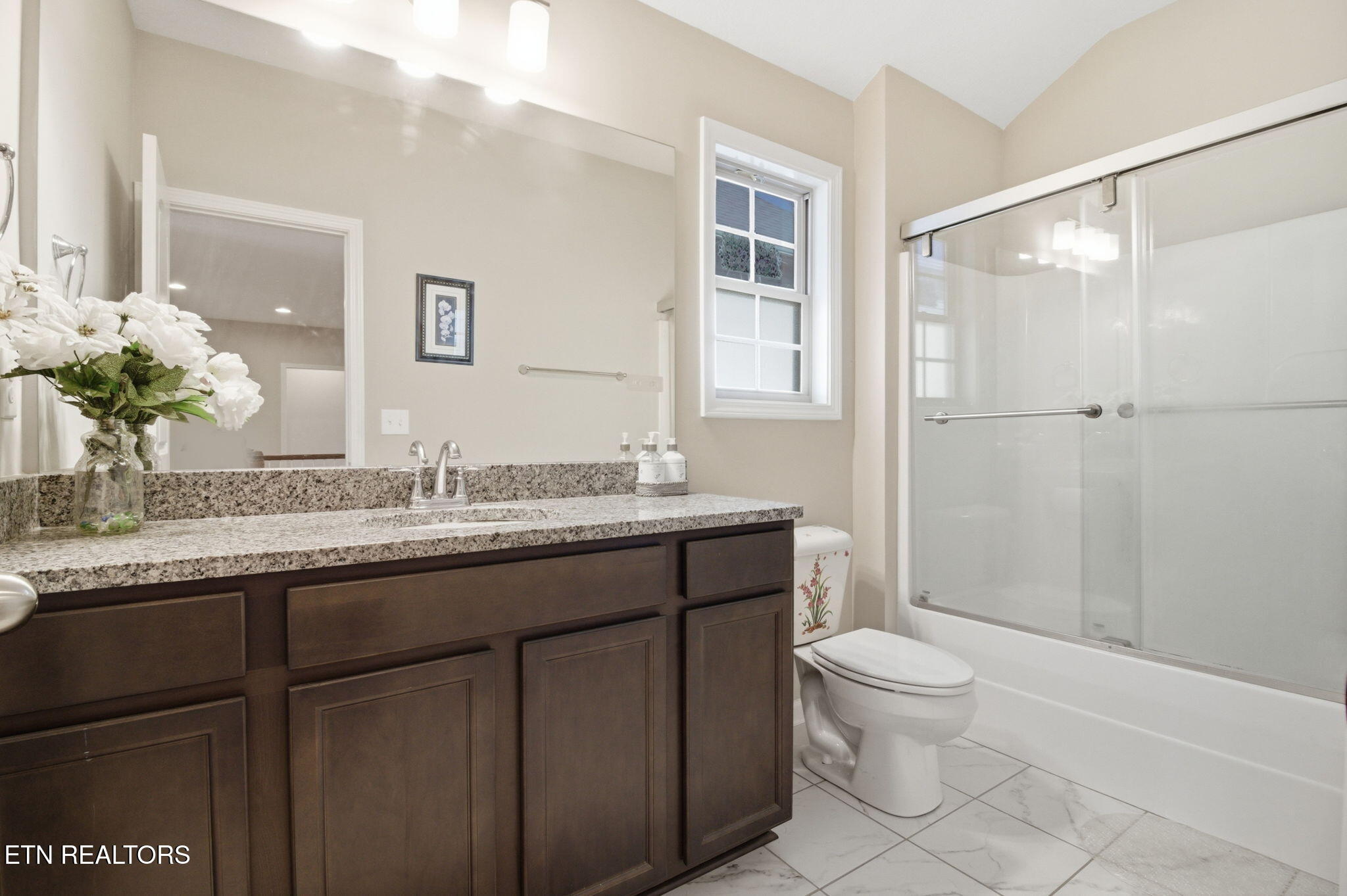 8735 Yellow Aster Road Knoxville, TN 37931 - Photo 38 of 58 Shared Bath