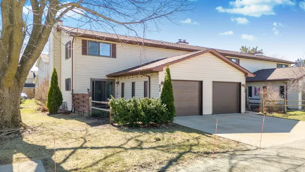 $300,000 | 954 Hemlock Drive, Verona, WI 53593