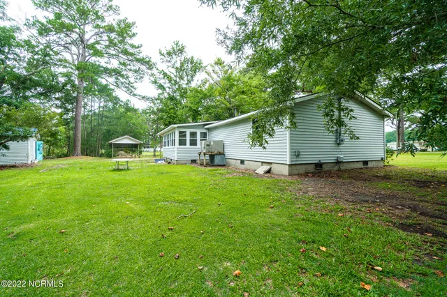 $899,000 | 130 Holiday Lane, Oriental, NC 28571