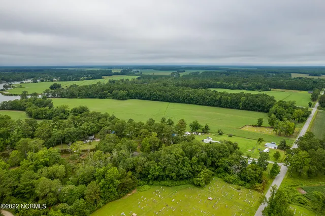 $899,000 | 130 Holiday Lane, Oriental, NC 28571