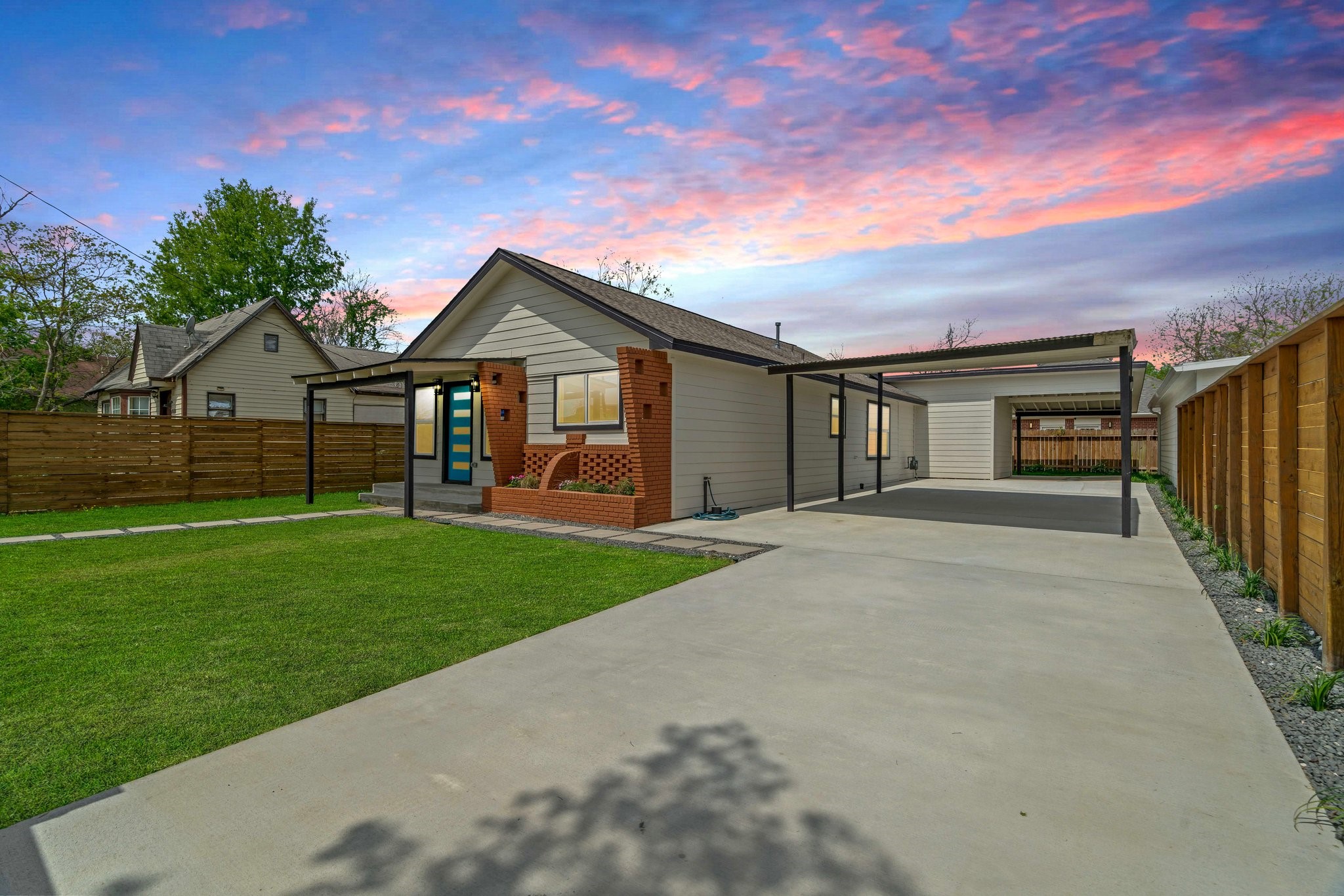 1009 Genova Street Houston, TX 77009 - Photo 3 of 36