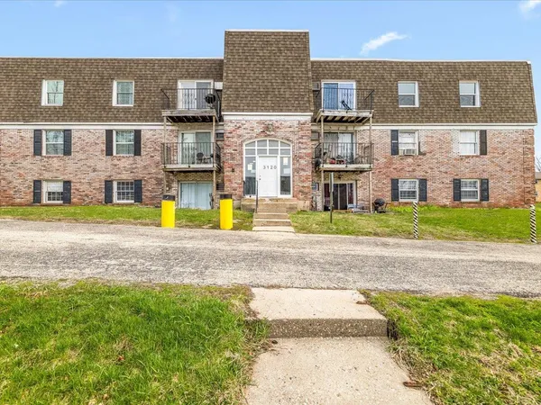 $125,000 | 3120 Jacqueline Drive, Unit 11, Rockford, IL 61109