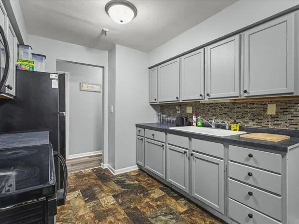 $125,000 | 3120 Jacqueline Drive, Unit 11, Rockford, IL 61109