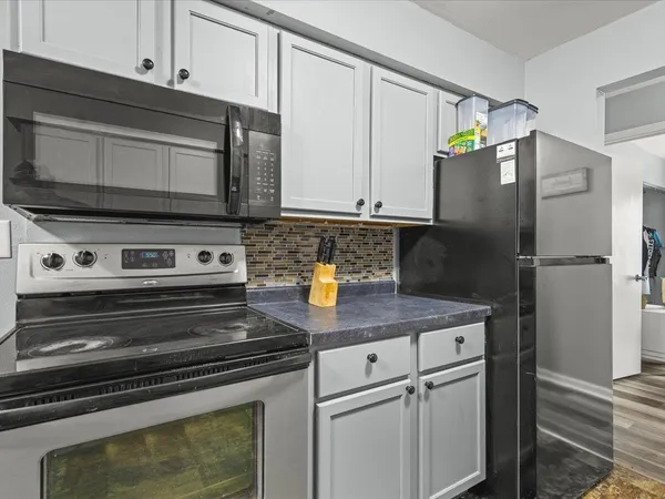 $125,000 | 3120 Jacqueline Drive, Unit 11, Rockford, IL 61109