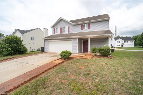 $270,000 | 5709 Waterpoint Drive, Browns Summit, NC 27214