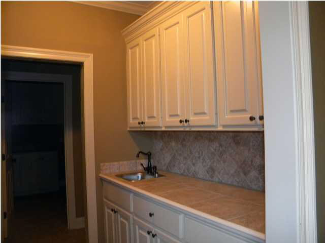 108 Arbor Ridge Clinton, MS 39056 - Photo 2 of 13 BUTLER'S PANTRY