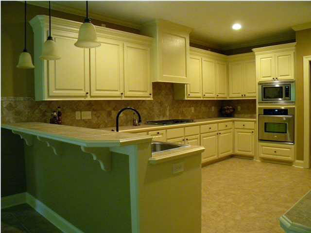 108 Arbor Ridge Clinton, MS 39056 - Photo 4 of 13 KITCHEN