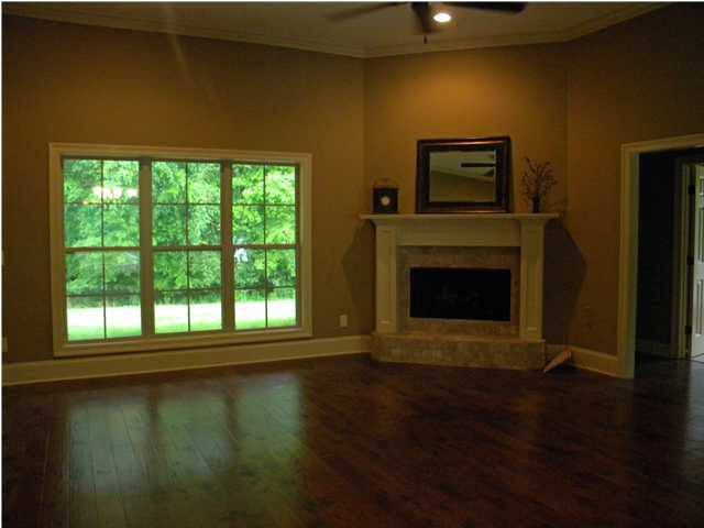 108 Arbor Ridge Clinton, MS 39056 - Photo 7 of 13 LIVING