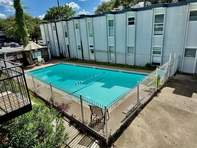 a view of bathroom with shower