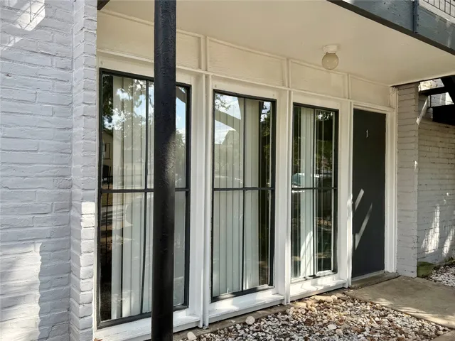 a car parked in a parking