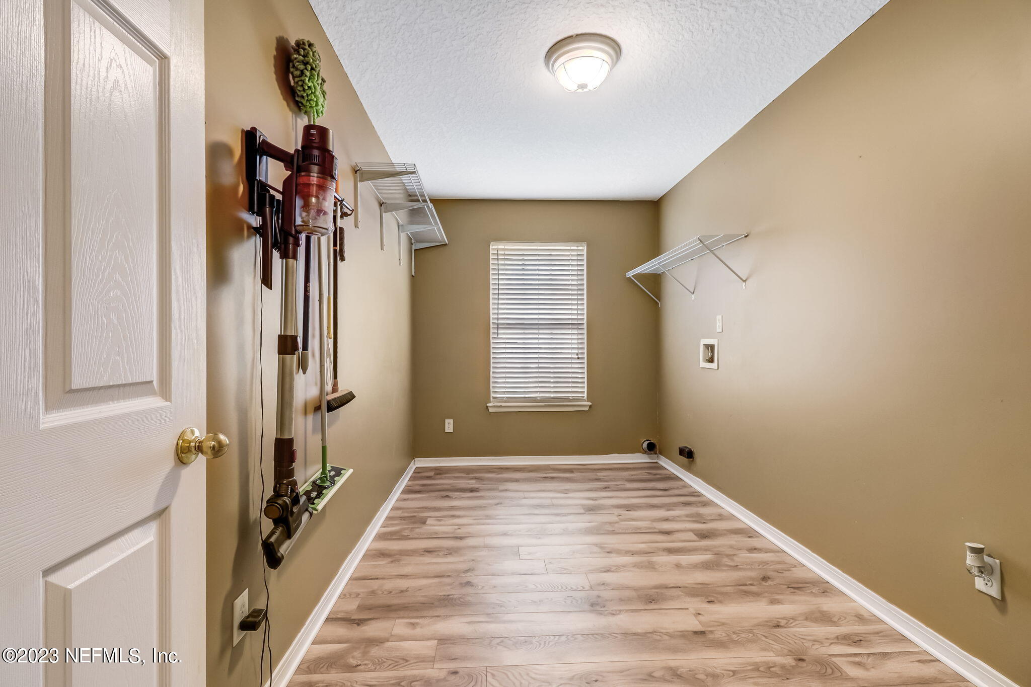 54025 Paddock Court Callahan, FL 32011 - Photo 34 of 47 a view of a hallway with a white walls