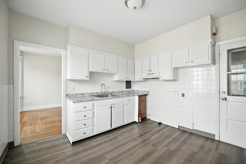 91 Sumner Avenue, Unit 8 Springfield, MA 01108 - Photo 3 of 8 Gallery Image 3
