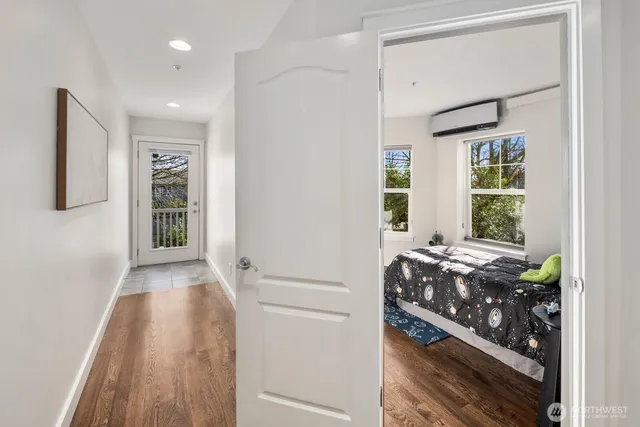 $635,000 | 202 24th Avenue East, Unit 6, Seattle, WA 98112