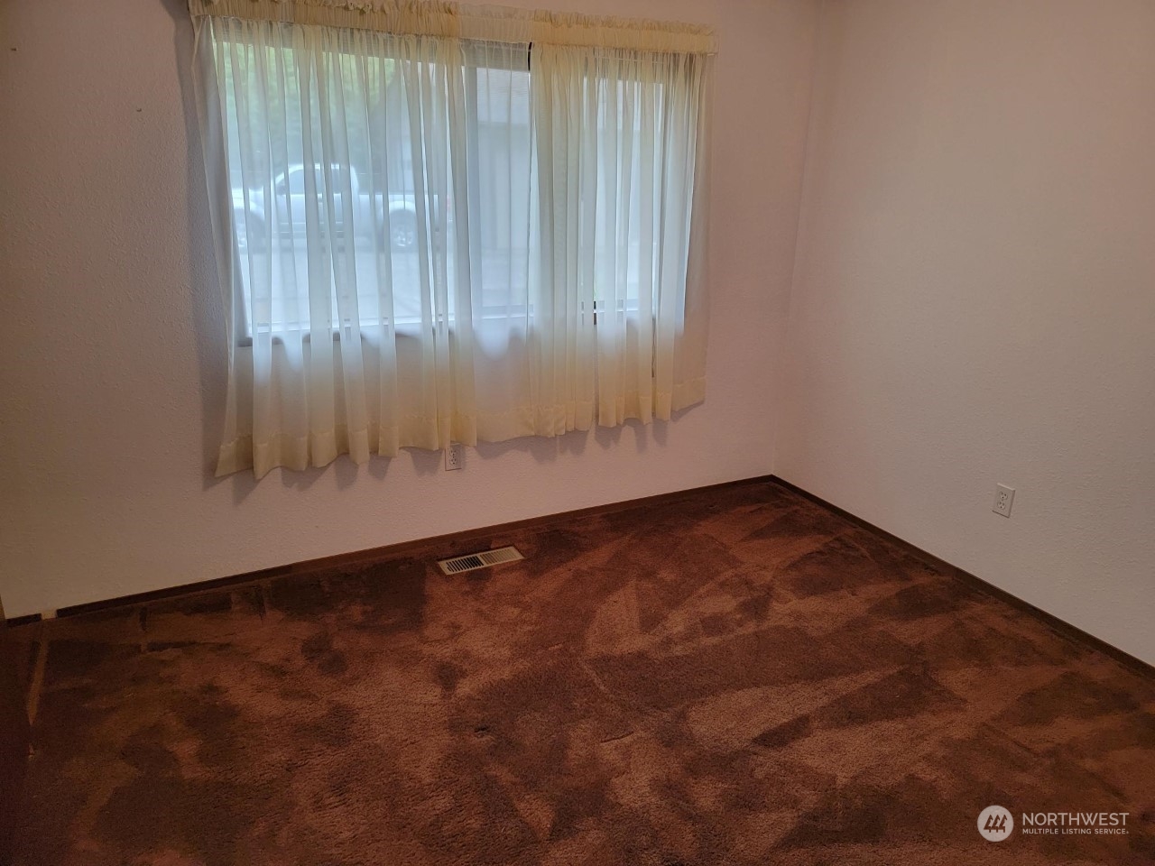 15 Webb Road Southwest Lakebay, WA 98349 - Photo 21 of 39 an empty room with stairs