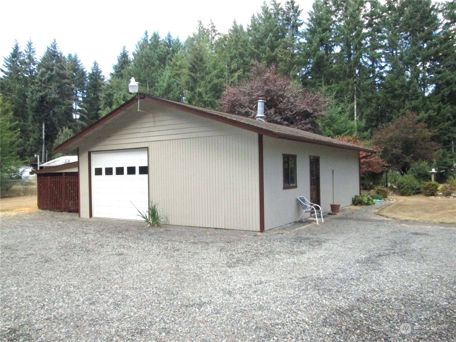 15 Webb Road Southwest Lakebay, WA 98349 - Photo 4 of 39 a house with a outdoor space