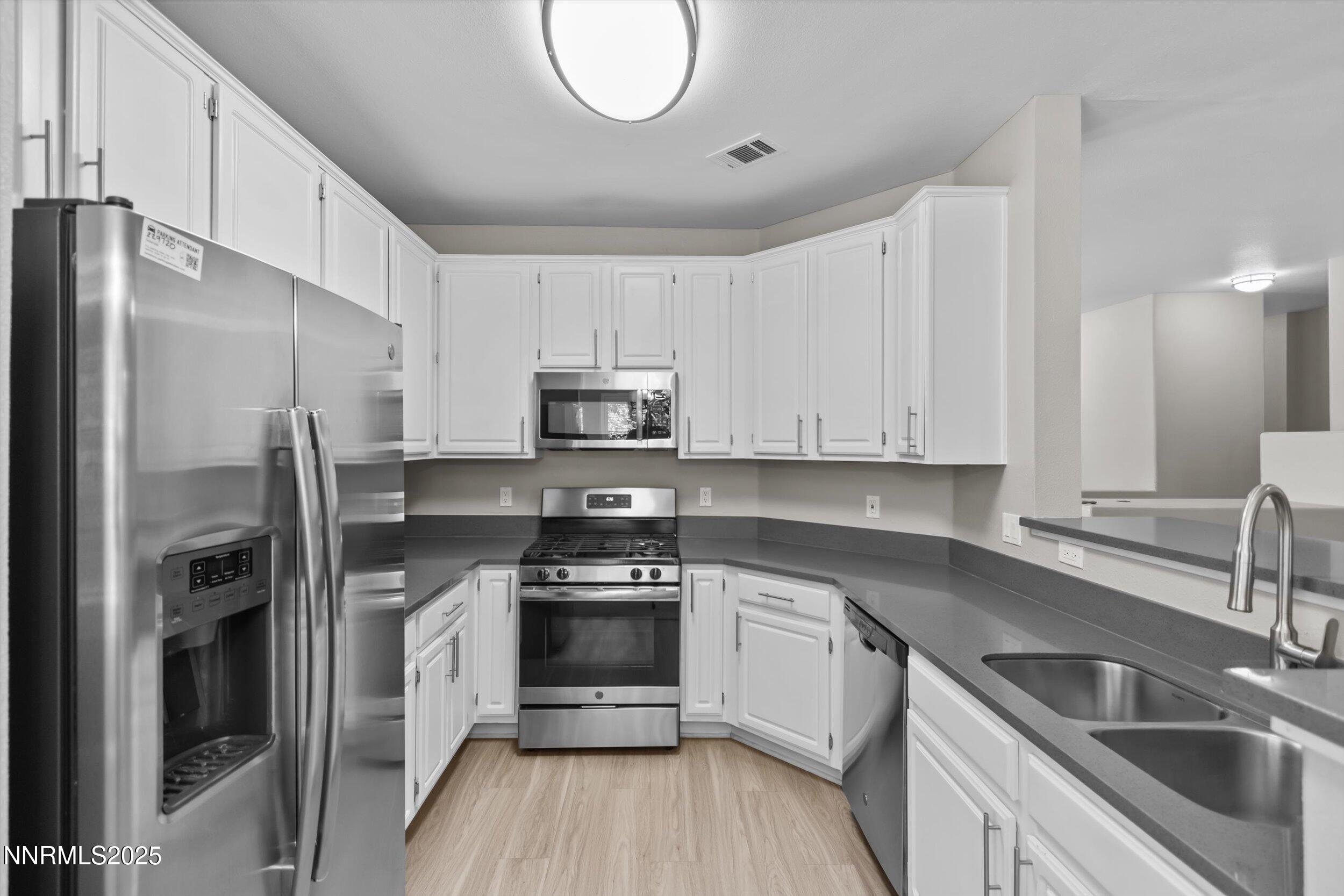 900 South Meadows Parkway, Unit 1524 Reno, NV 89521 - Photo 8 of 47 25-IMG_2635