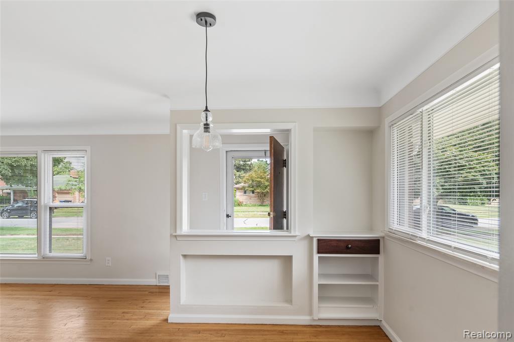 14009 Garfield Redford, MI 48239 - Photo 6 of 23