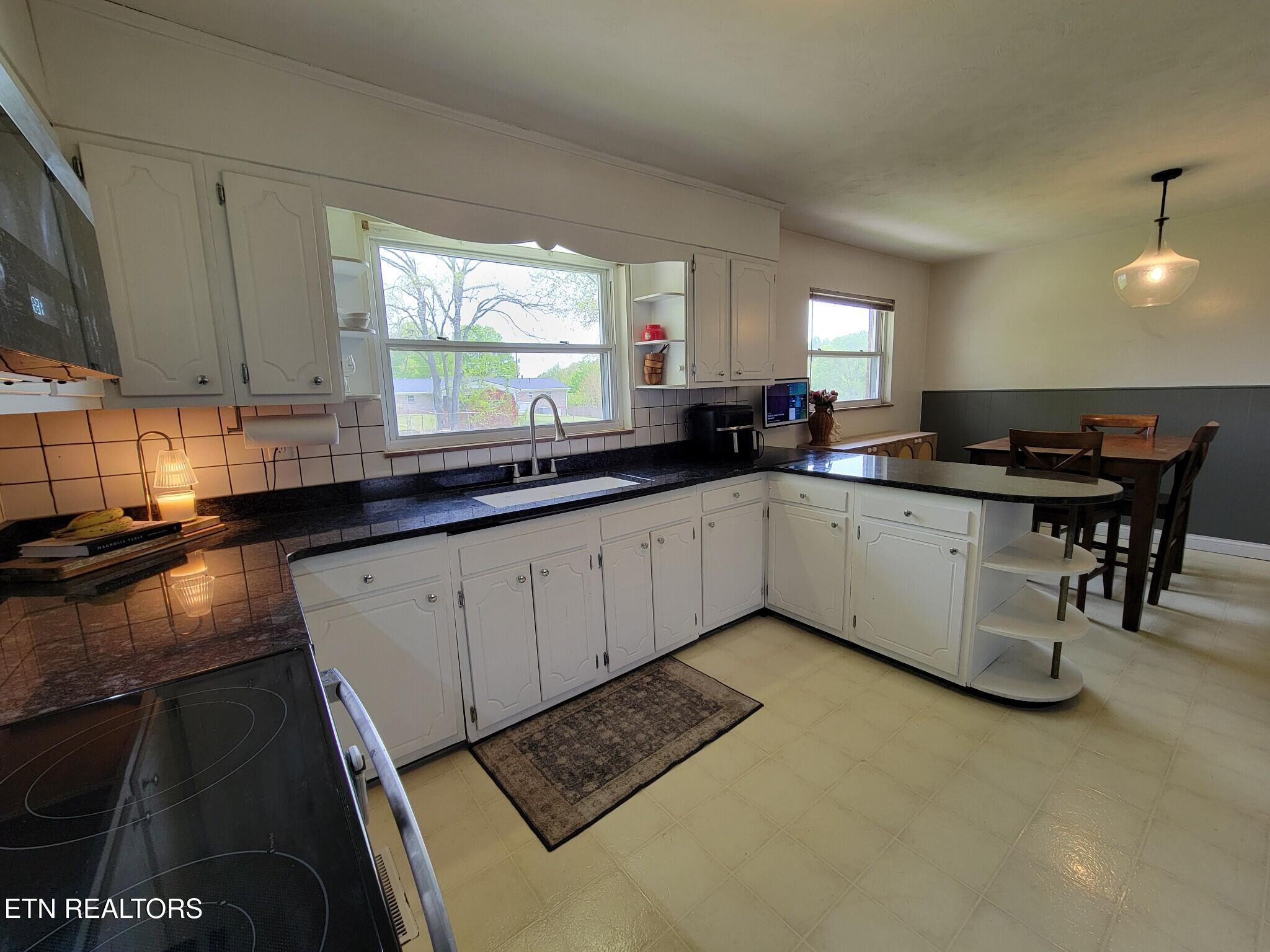 8008 Sharp Road Powell, TN 37849 - Photo 22 of 57 21