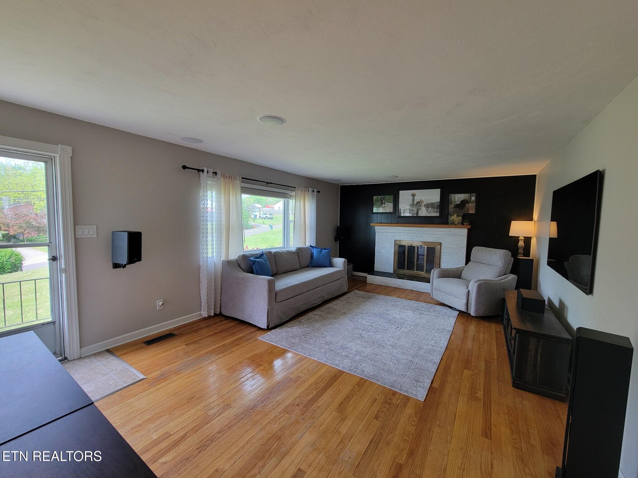 8008 Sharp Road Powell, TN 37849 - Photo 6 of 57 5