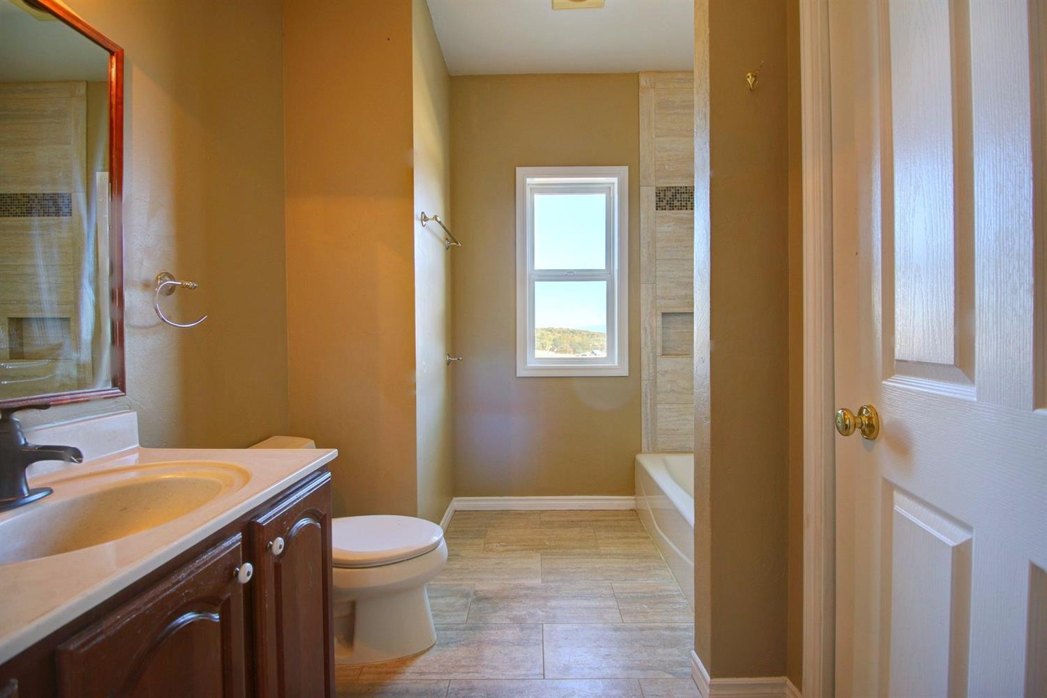 5753 Old Stage Road Central Point, OR 97502 - Photo 11 of 22 Additional Photo