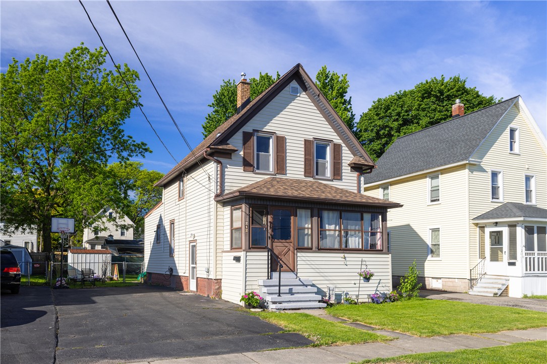 212 East Maple Avenue East Rochester, NY 14445 - Photo 2 of 27