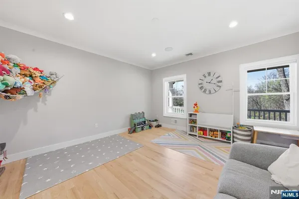 $1,200,000 | 5 Laura Lane, Oakland, NJ 07436