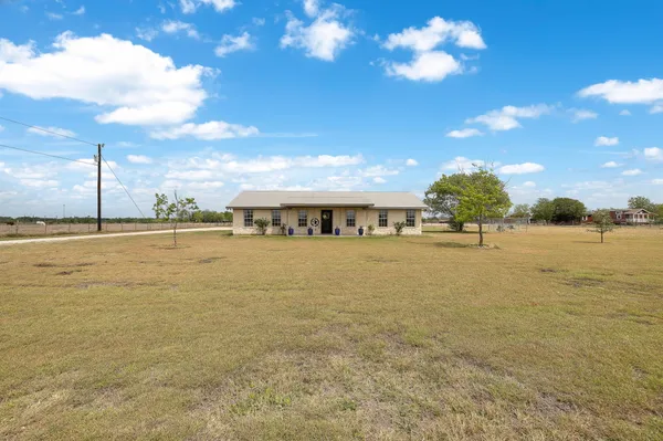 $575,000 | 851 County Road 454, Taylor, TX 76574