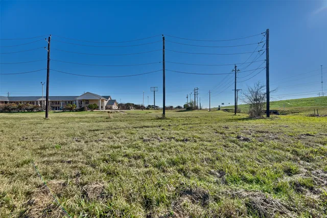 $300,000 | 1200 Highway 6, Marlin, TX 76661
