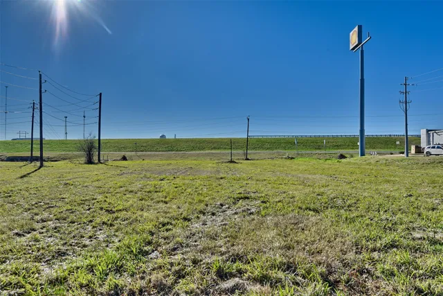 $300,000 | 1200 Highway 6, Marlin, TX 76661