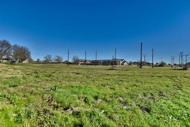 $300,000 | 1200 Highway 6, Marlin, TX 76661