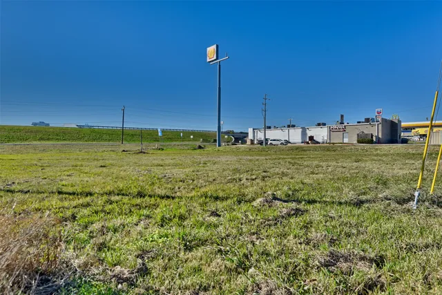$300,000 | 1200 Highway 6, Marlin, TX 76661
