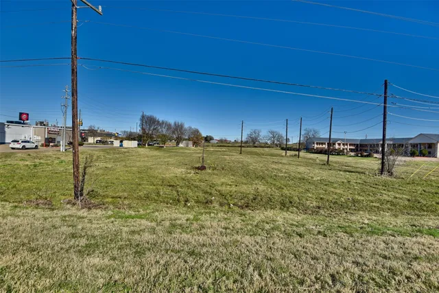 $300,000 | 1200 Highway 6, Marlin, TX 76661