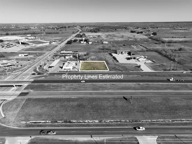 $300,000 | 1200 Highway 6, Marlin, TX 76661