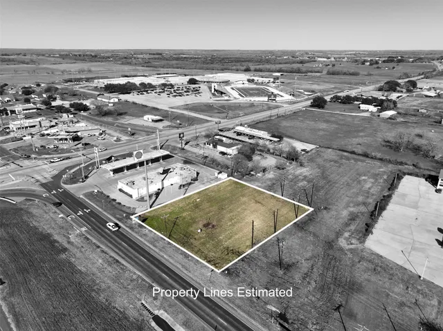 $300,000 | 1200 Highway 6, Marlin, TX 76661