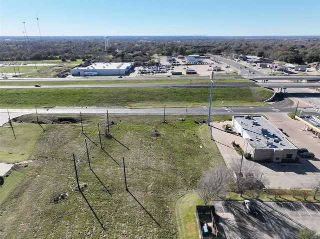 $300,000 | 1200 Highway 6, Marlin, TX 76661