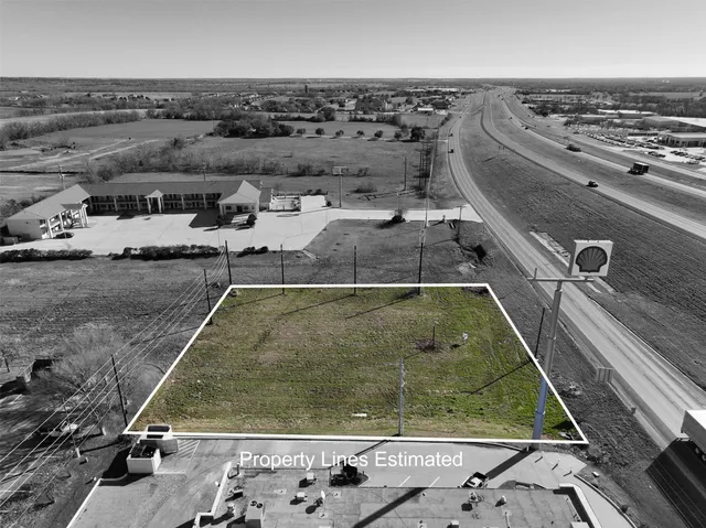 $300,000 | 1200 Highway 6, Marlin, TX 76661