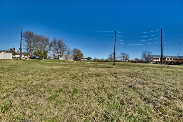 $300,000 | 1200 Highway 6, Marlin, TX 76661