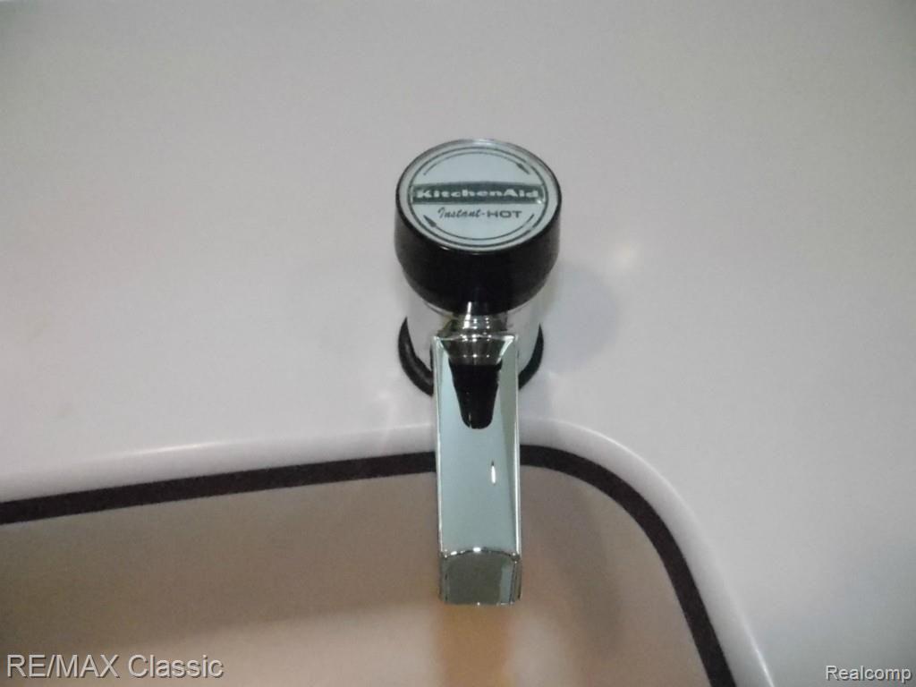 16723 Ryan Road Livonia, MI 48154 - Photo 15 of 43 Instant Hot water, Kitchen Sink