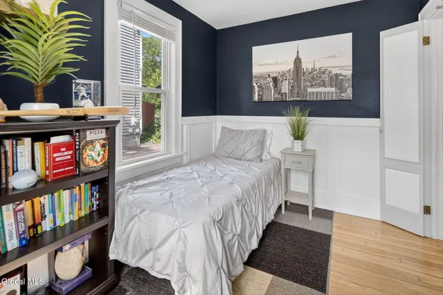 $289,900 | 1214 South Country Club Drive, Niskayuna, NY 12309