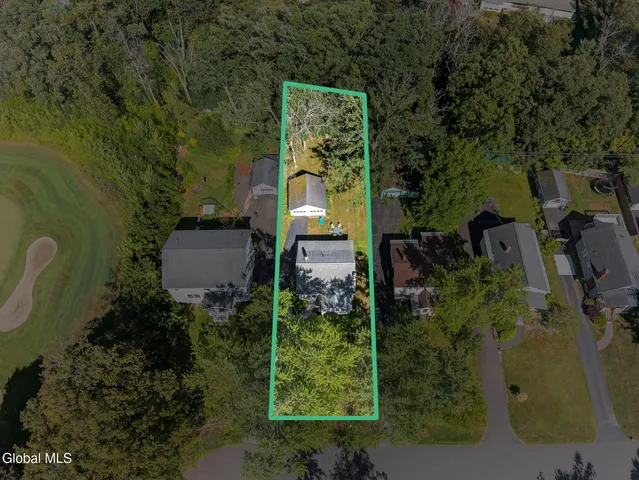 $289,900 | 1214 South Country Club Drive, Niskayuna, NY 12309