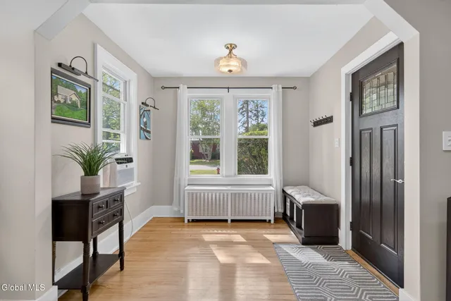 $289,900 | 1214 South Country Club Drive, Niskayuna, NY 12309