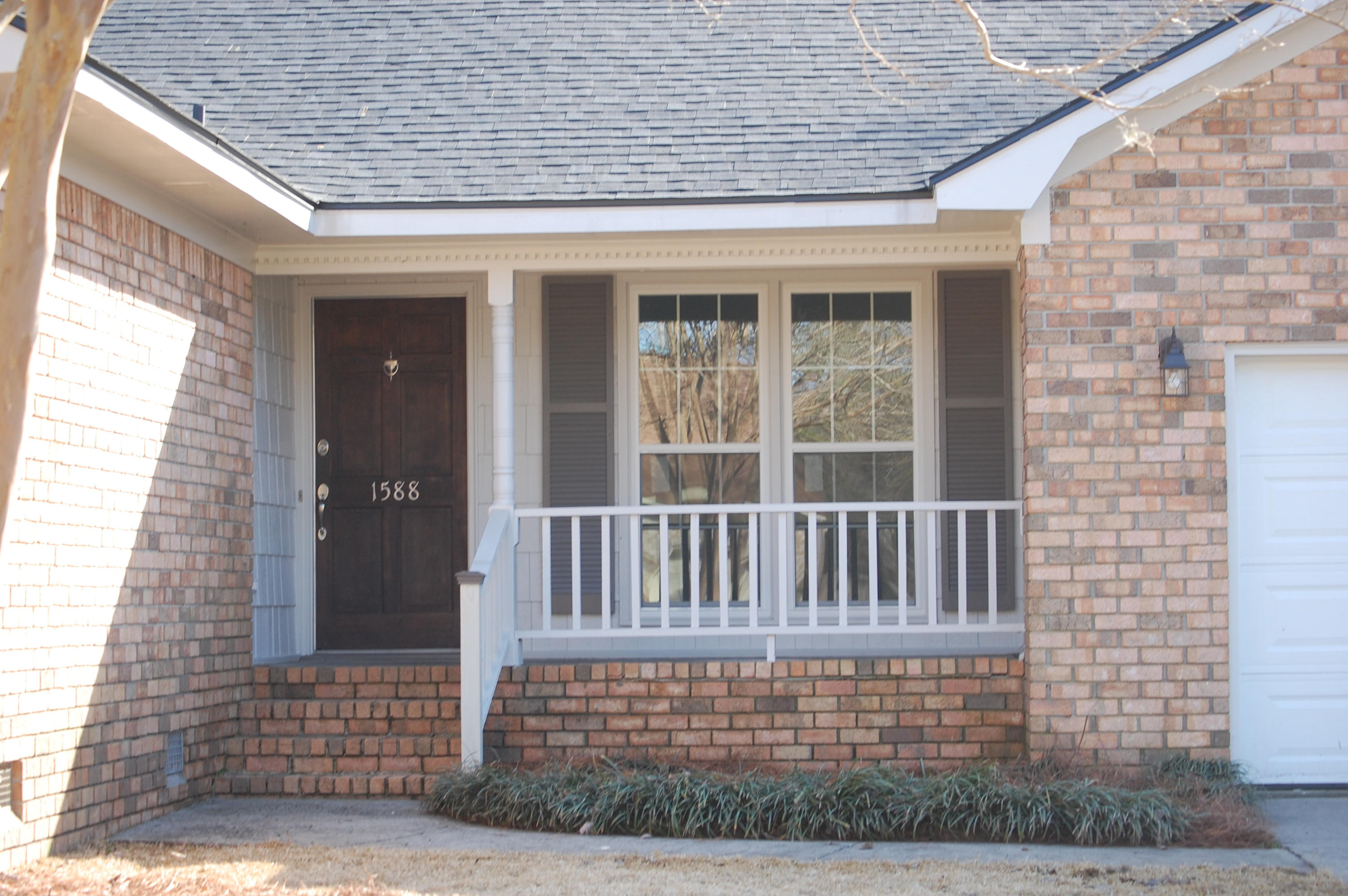 1588 Longview Road Mount Pleasant, SC 29464 - Photo 2 of 8 1588 Longview 292