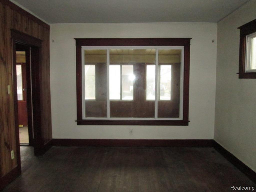 109 Maple Street River Rouge, MI 48218 - Photo 8 of 23 8-Living Room View 2.jpg