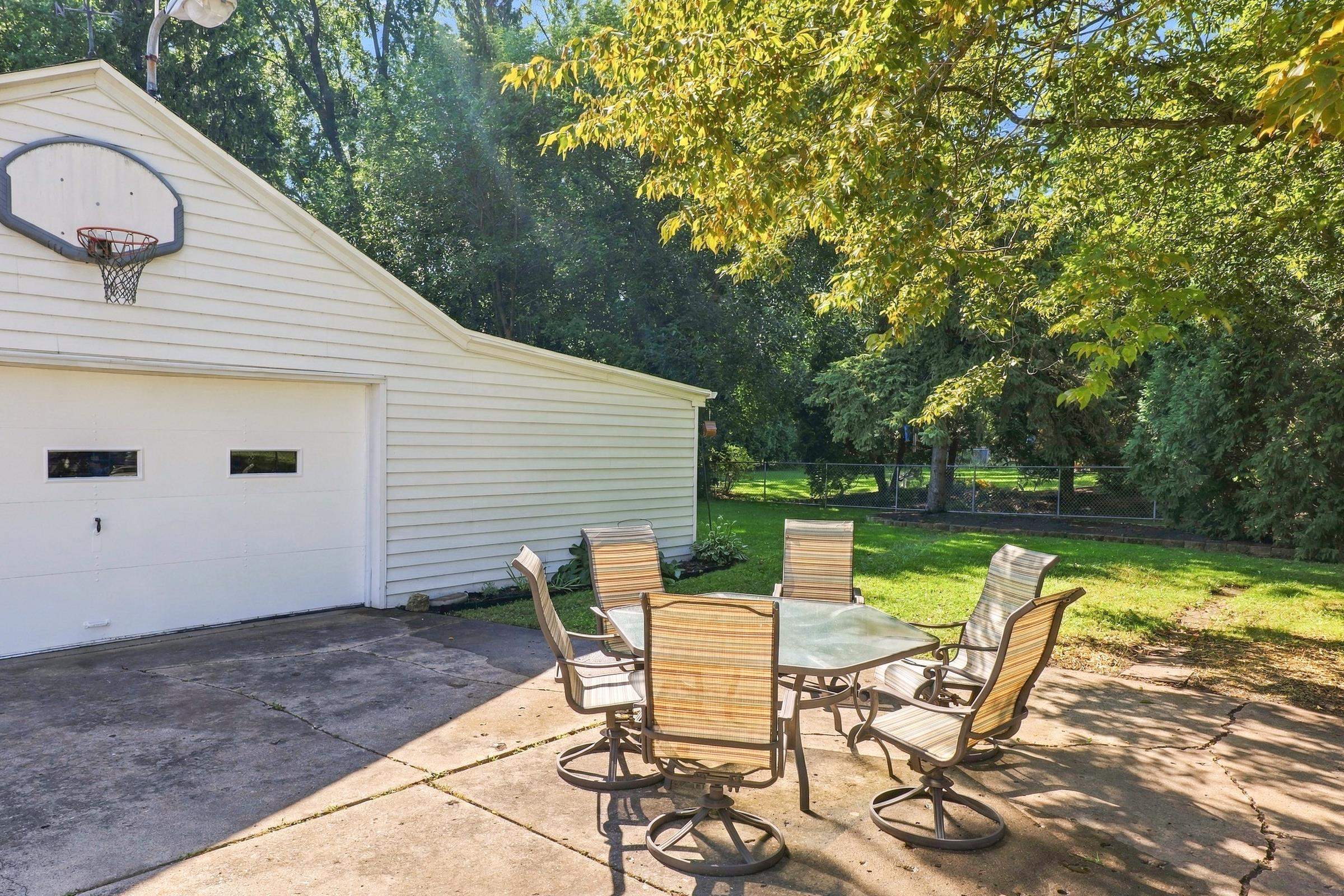 422 East Mission Road Green Bay, WI 54301 - Photo 48 of 74 Gallery Image 48